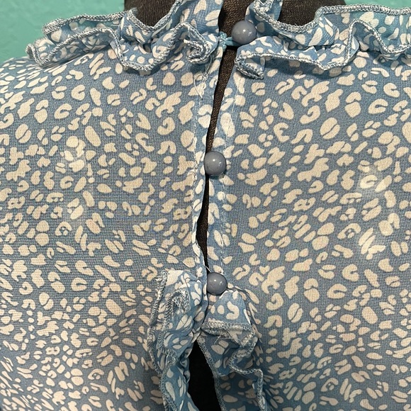 ๐ Blue dress with white leopard print ๐ ๐ - Picture 4 of 8